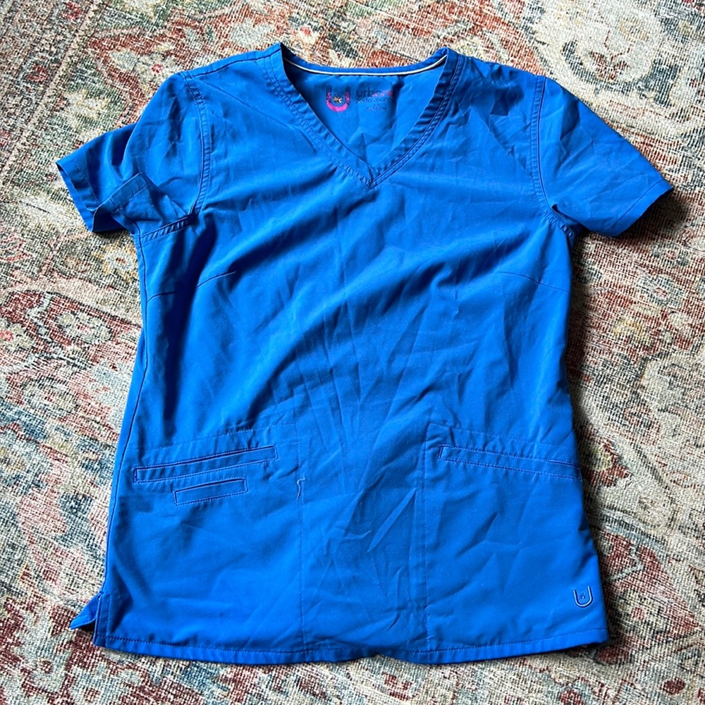 Urbane Scrub top